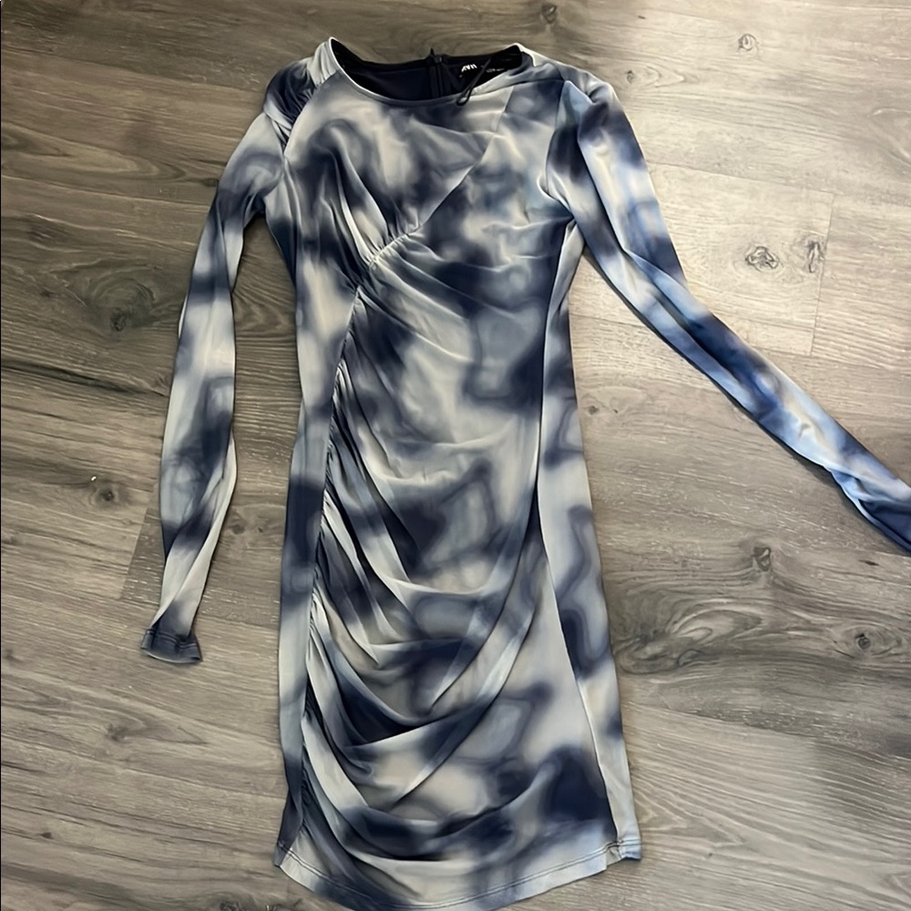Zara Long Sleeve Dress in Blue and White